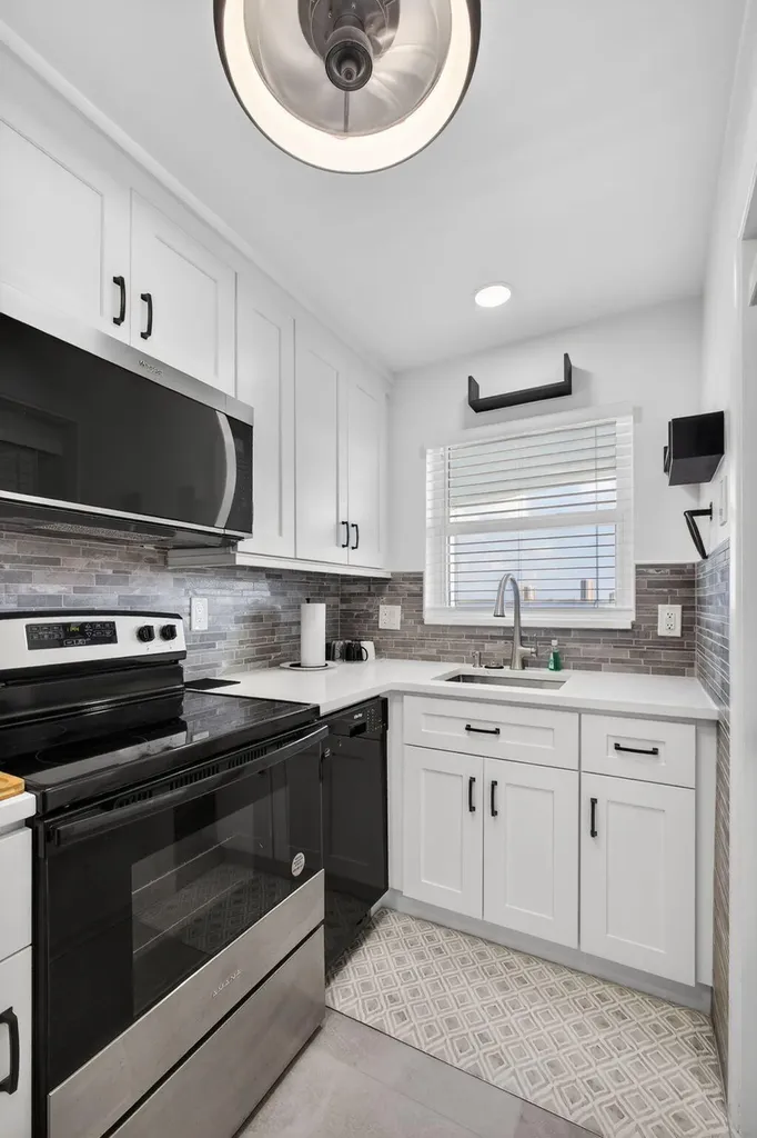 100 Shore Court North Palm Beach FL 33408