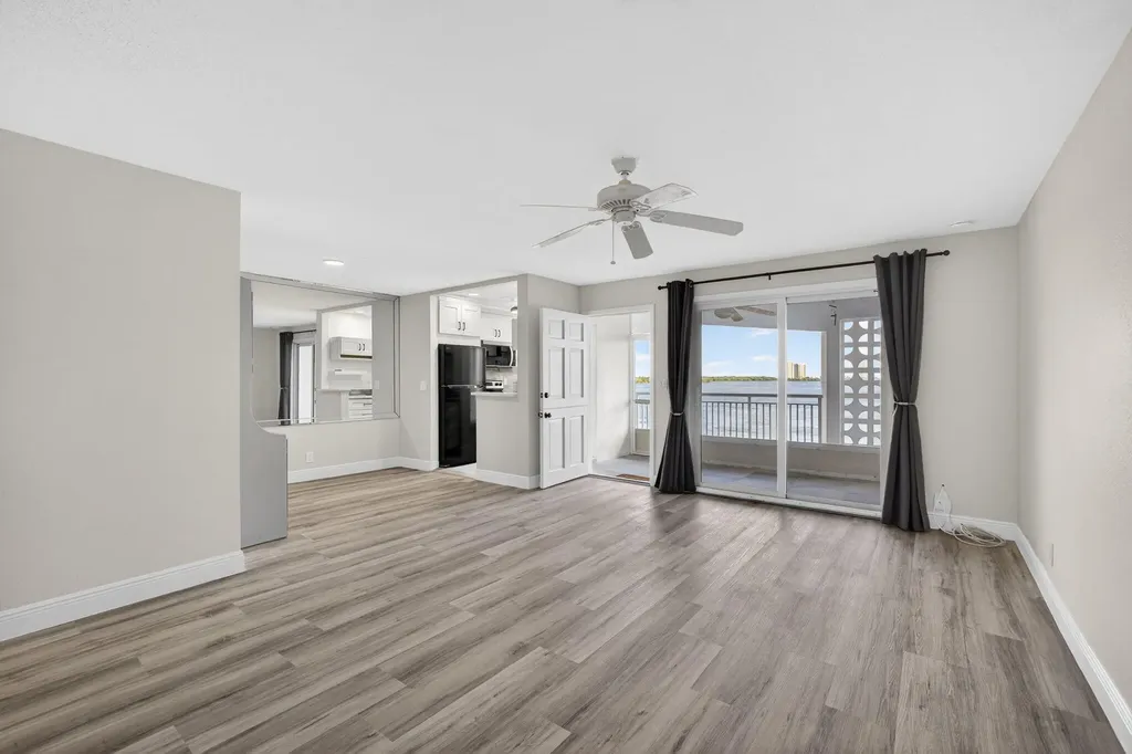 100 Shore Court North Palm Beach FL 33408