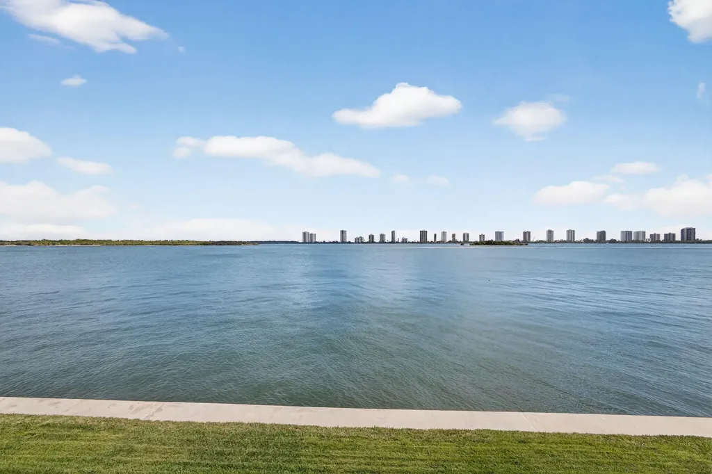 100 Shore Court North Palm Beach FL 33408