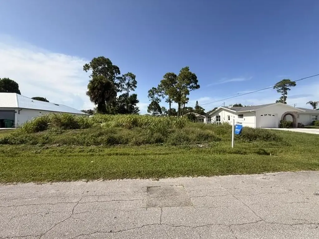 541 NW Placid Avenue Port St Lucie FL 34983