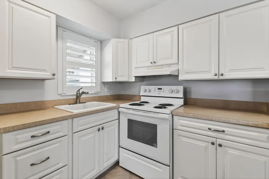 3060 Meridian Way N Palm Beach Gardens FL 33410