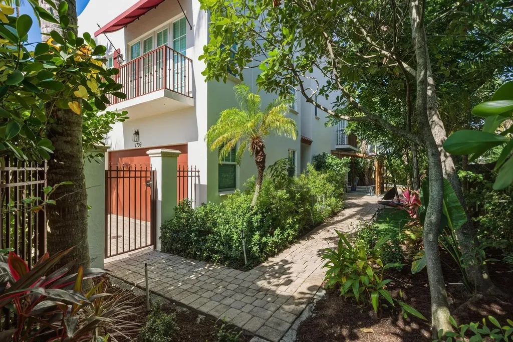 1709 NE 8th Street Fort Lauderdale FL 33304