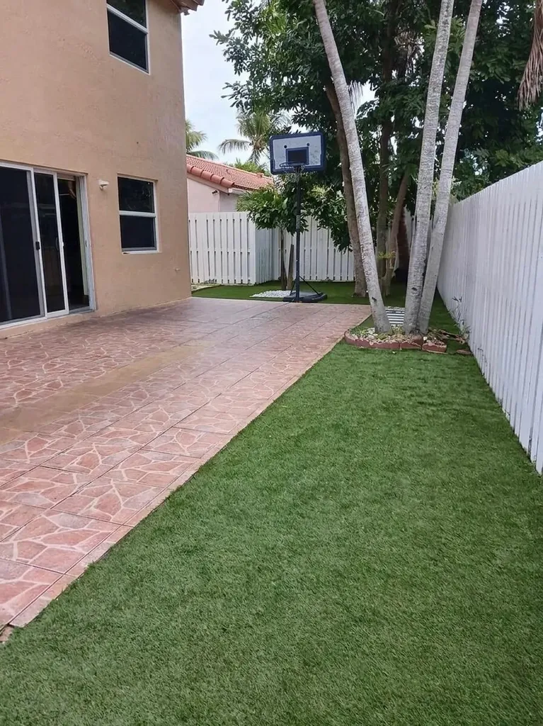 12633 NW 13 Court Sunrise FL 33323