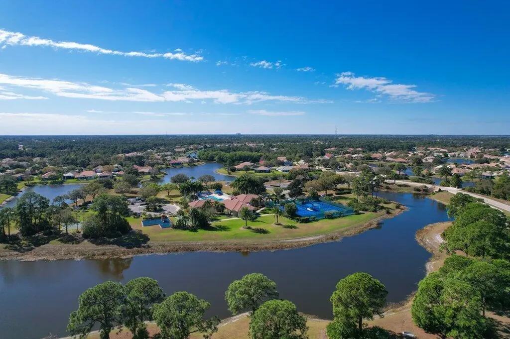 1686 SW Harbour Isle Circle Port St Lucie FL 34986