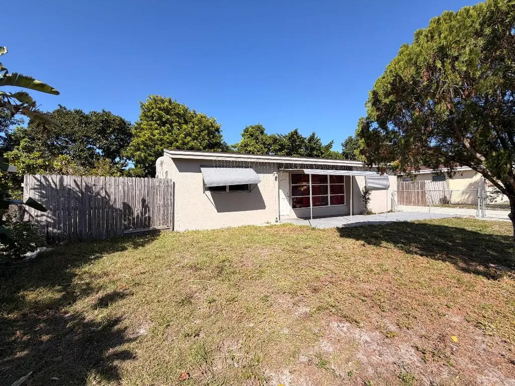 431 Pensacola Drive Lake Worth FL 33462