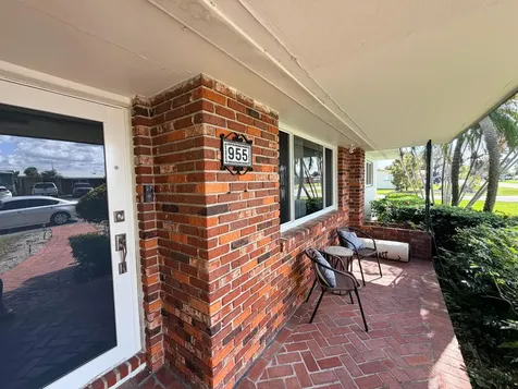 955 NW 4th Street Belle Glade FL 33430