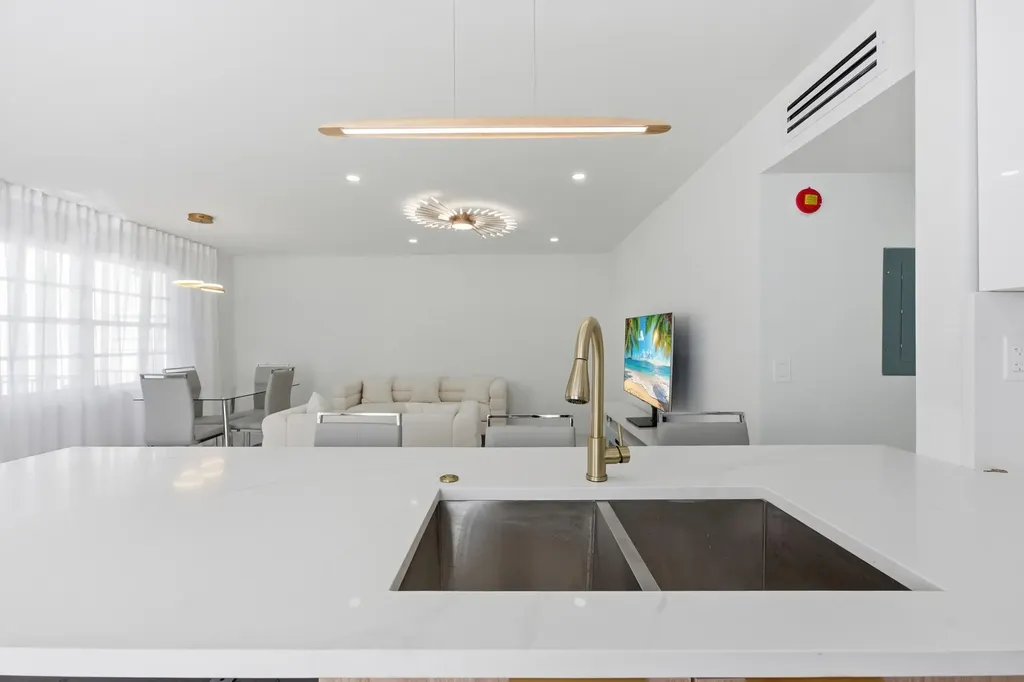 618 Normandy M Delray Beach FL 33484
