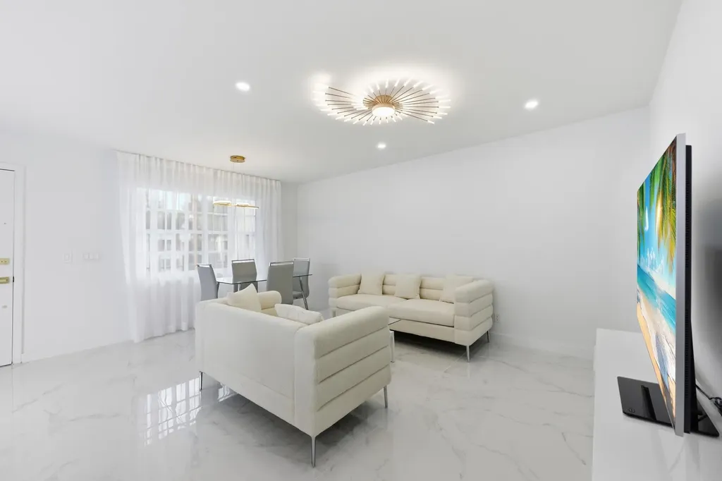 618 Normandy M Delray Beach FL 33484