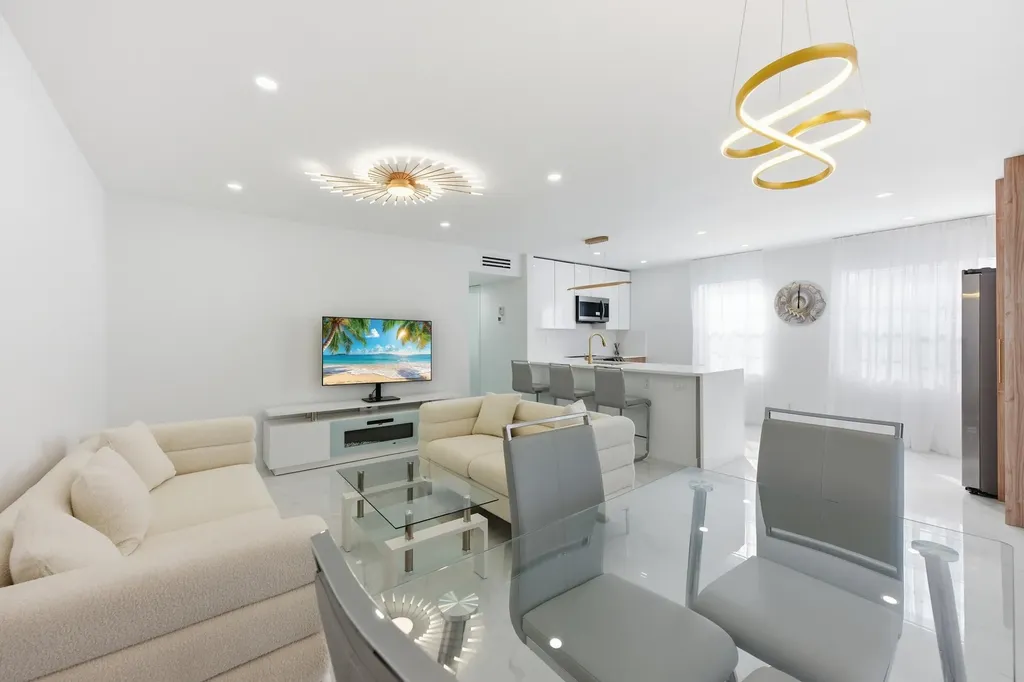 618 Normandy M Delray Beach FL 33484