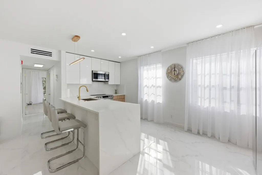 618 Normandy M Delray Beach FL 33484