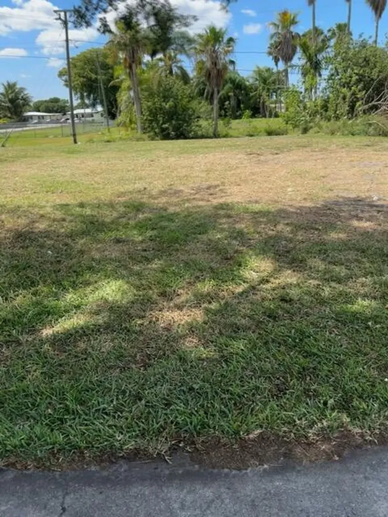 501 W Baines Terrace Pahokee FL 33476