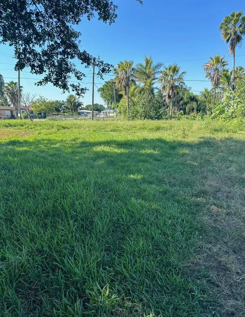 501 W Baines Terrace Pahokee FL 33476