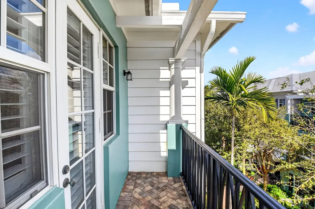 369 W Mallory Circle Delray Beach FL 33483