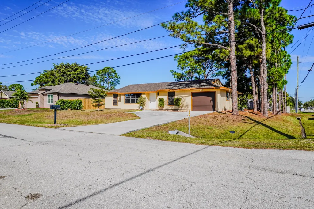 603 SW Todd Avenue Port St Lucie FL 34983