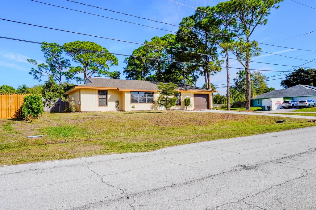 603 SW Todd Avenue Port St Lucie FL 34983
