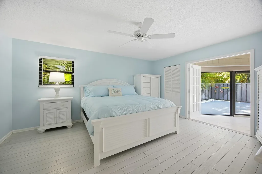1127 E Seminole Avenue Jupiter FL 33477