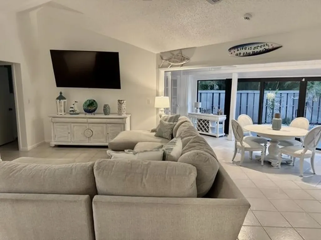 1127 E Seminole Avenue Jupiter FL 33477