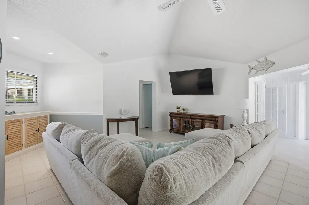 1127 E Seminole Avenue Jupiter FL 33477