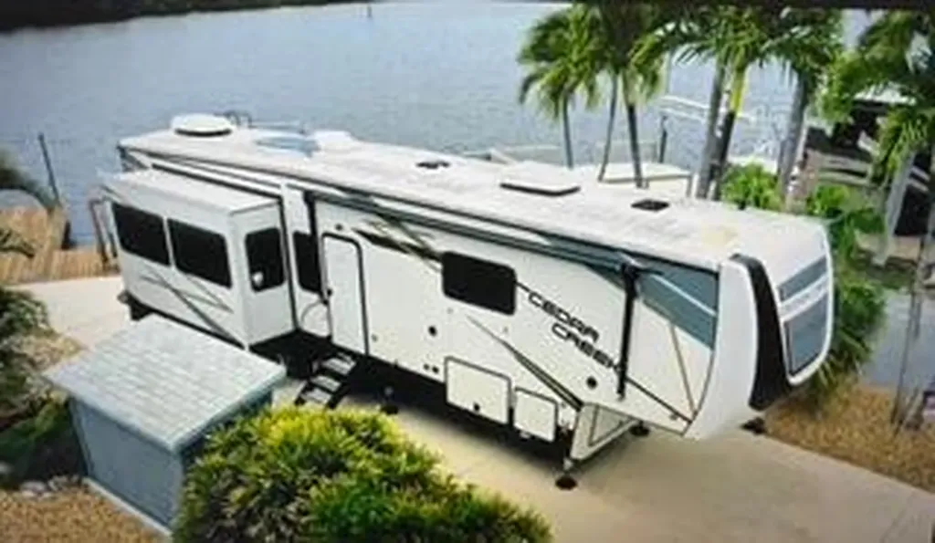 150 Smallwood Drive Chokoloskee FL