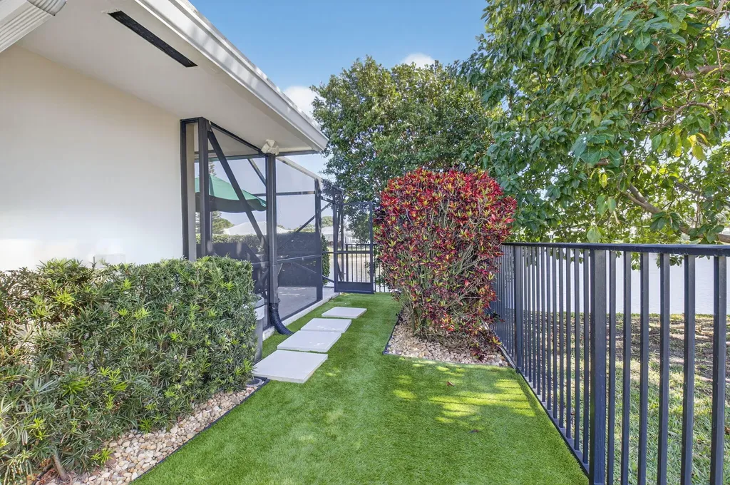 11740 N Lake Drive Boynton Beach FL 33436