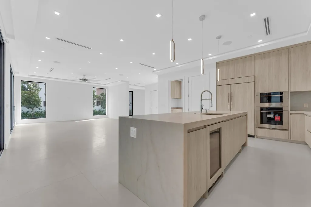 913 Denery Lane Delray Beach FL 33483
