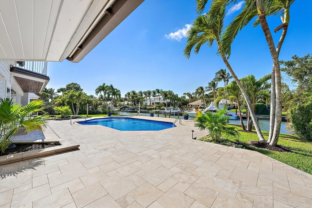 19 Island Road Sewalls Point FL 34996