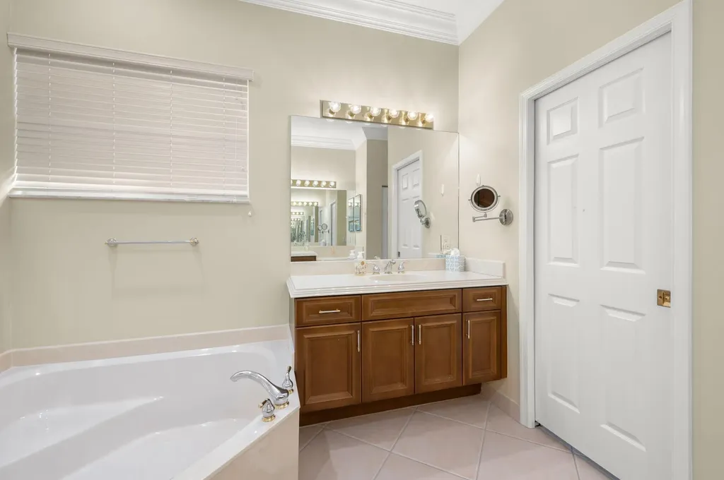 396 NW Springview Loop Port St Lucie FL 34986
