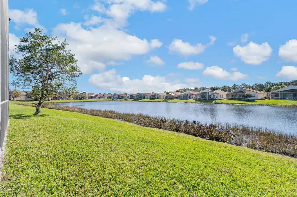 396 NW Springview Loop Port St Lucie FL 34986