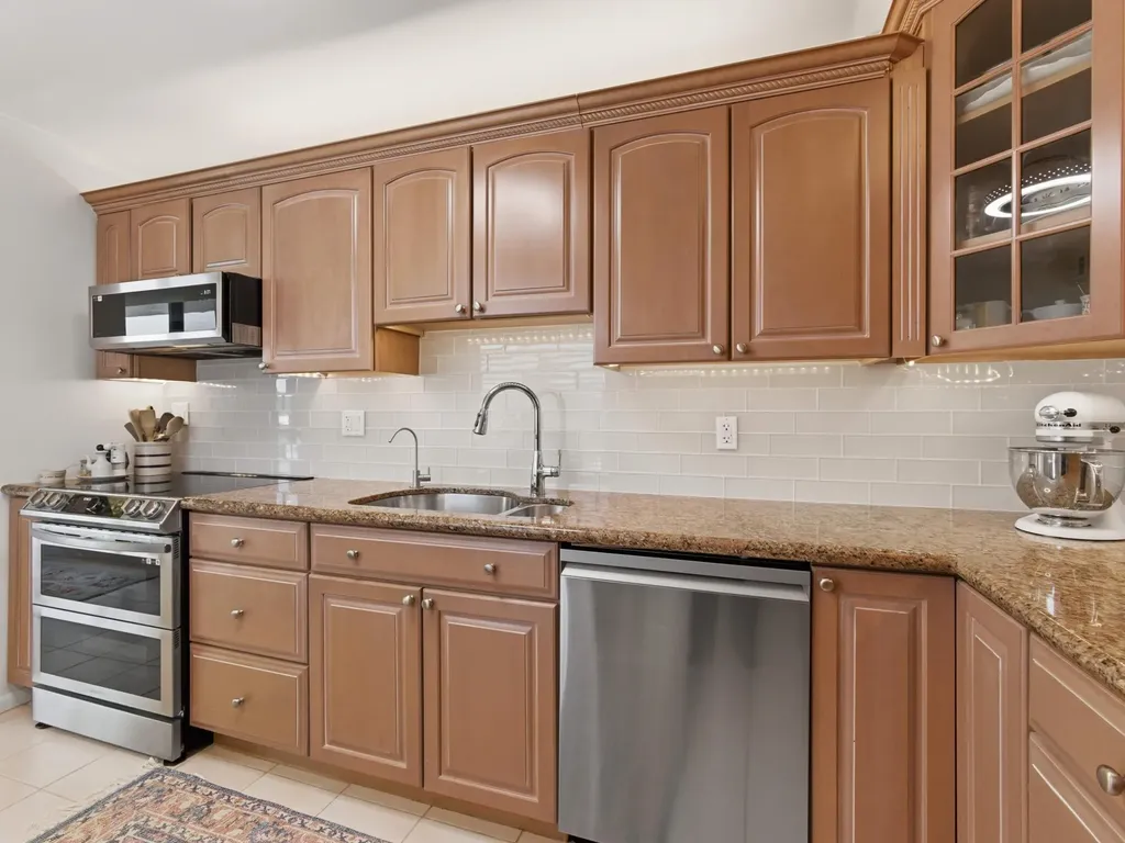 2520 Presidential Way West Palm Beach FL 33401