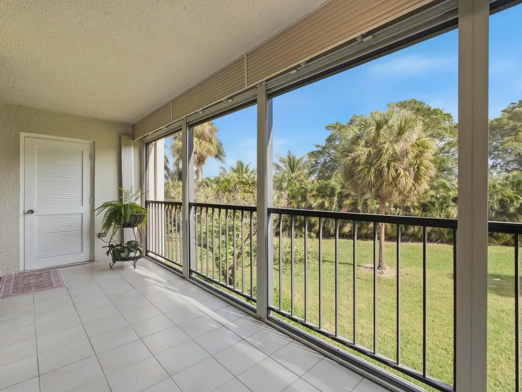 2520 Presidential Way West Palm Beach FL 33401