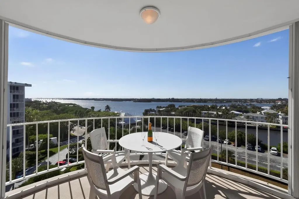 2295 S Ocean Boulevard Palm Beach FL 33480