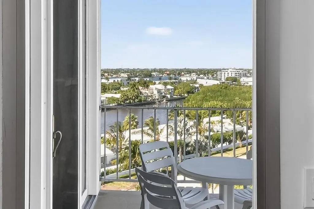 2295 S Ocean Boulevard Palm Beach FL 33480