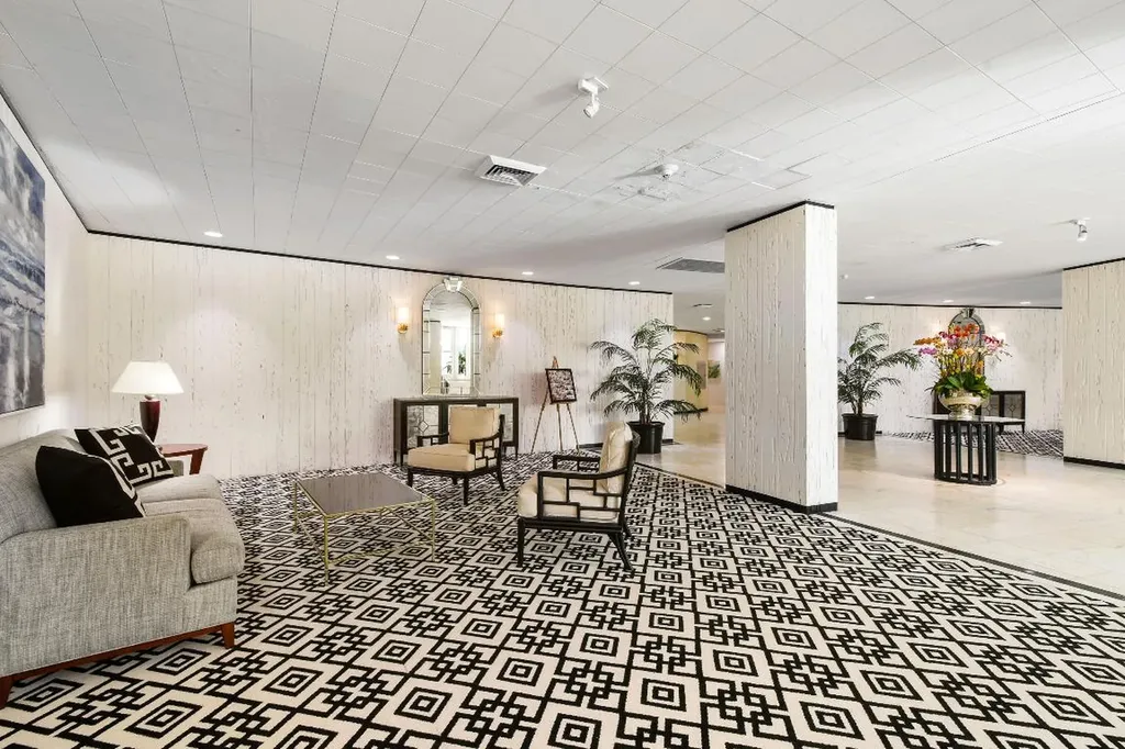 2295 S Ocean Boulevard Palm Beach FL 33480