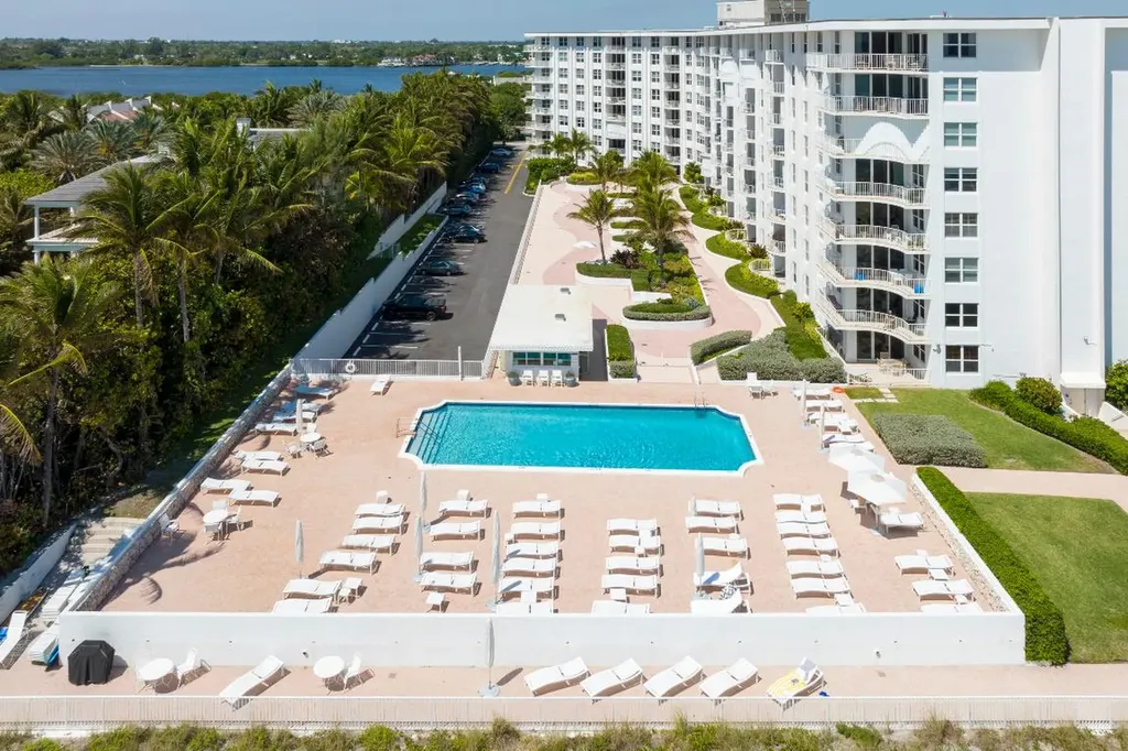 2295 S Ocean Boulevard Palm Beach FL 33480