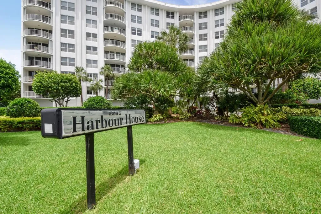 2295 S Ocean Boulevard Palm Beach FL 33480