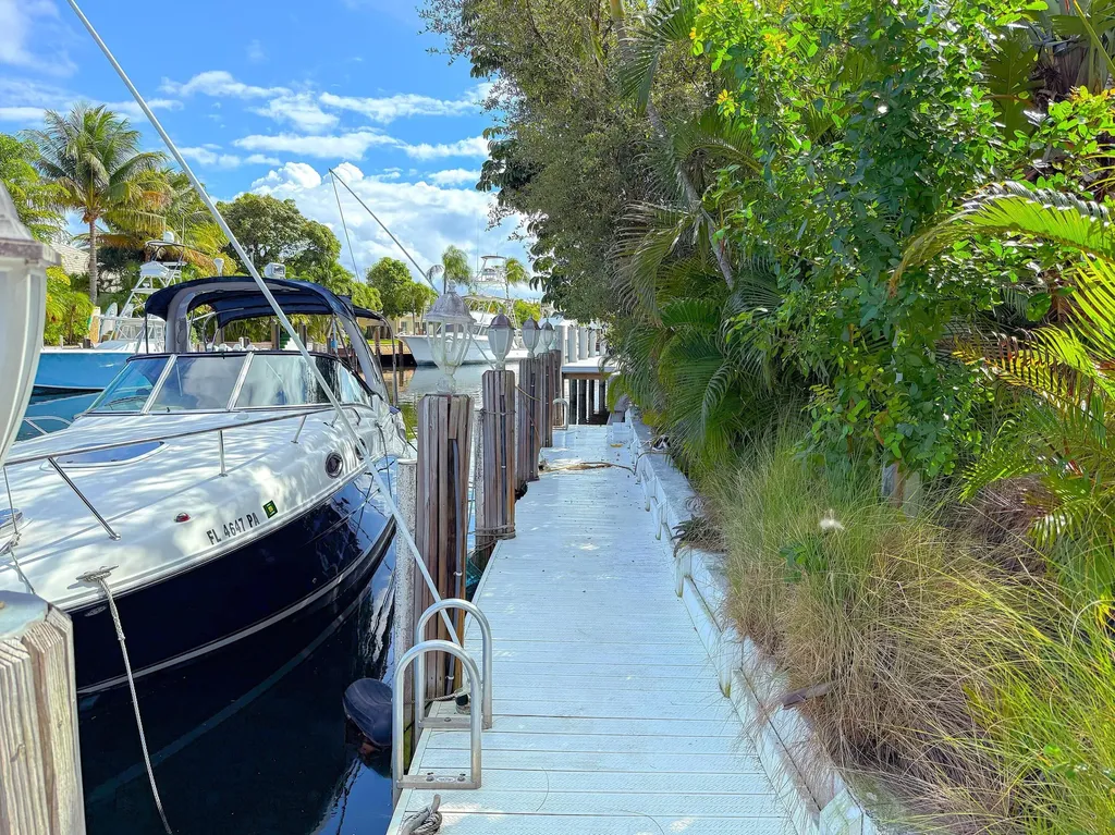 4740 NE 22nd Avenue Lighthouse Point FL 33064