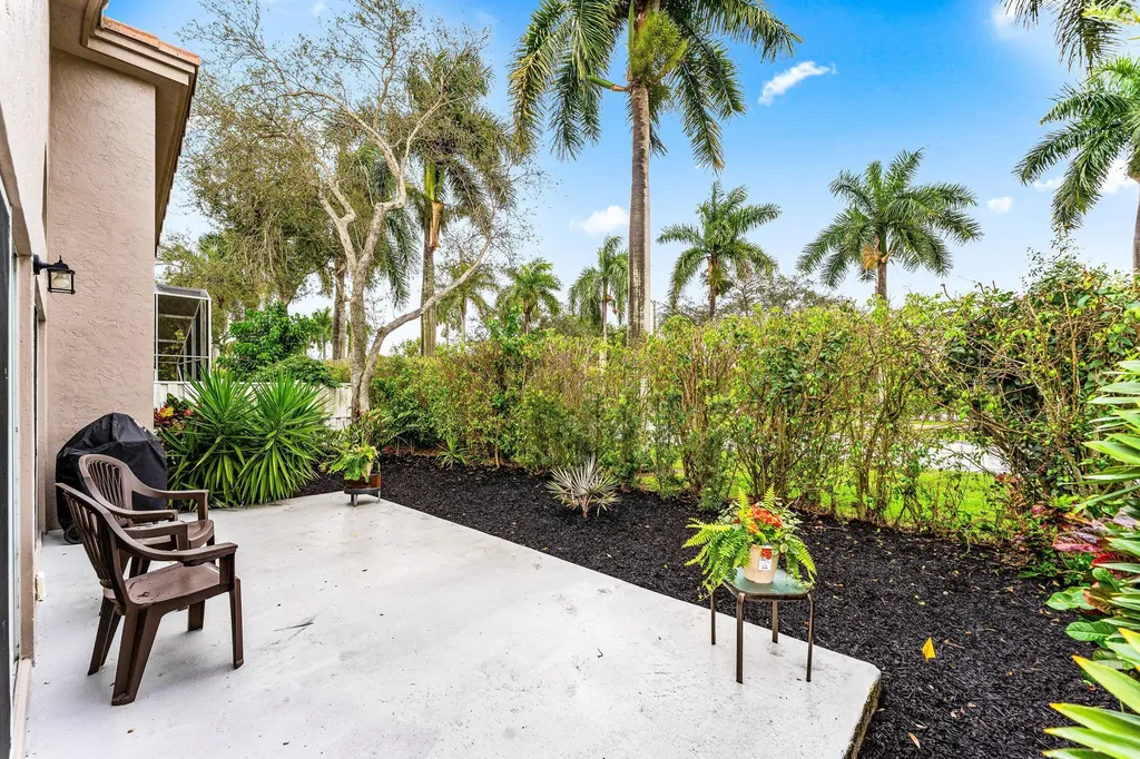 9702 Harbour Lake Circle Boynton Beach FL 33437