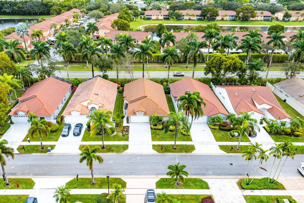 9702 Harbour Lake Circle Boynton Beach FL 33437