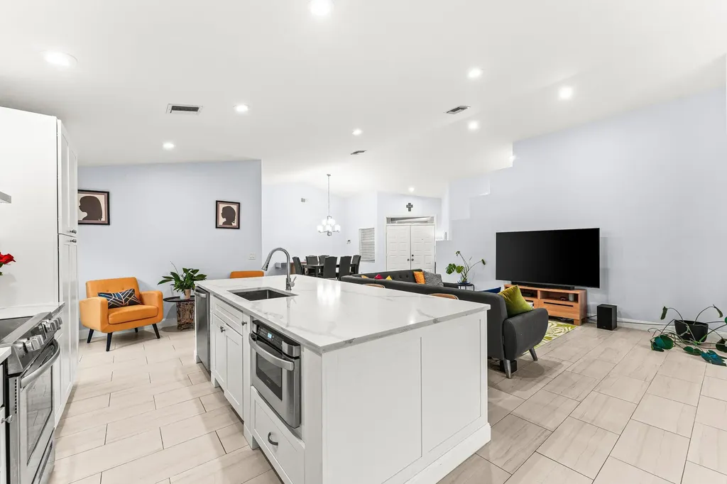 9702 Harbour Lake Circle Boynton Beach FL 33437