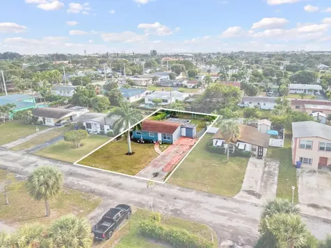 1635 W 32nd Street Riviera Beach FL 33404