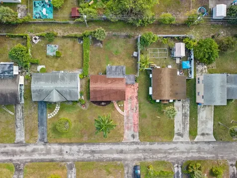 1635 W 32nd Street Riviera Beach FL 33404