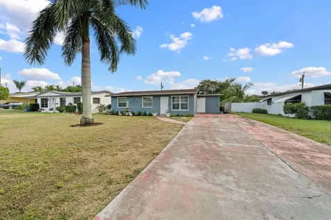 1635 W 32nd Street Riviera Beach FL 33404