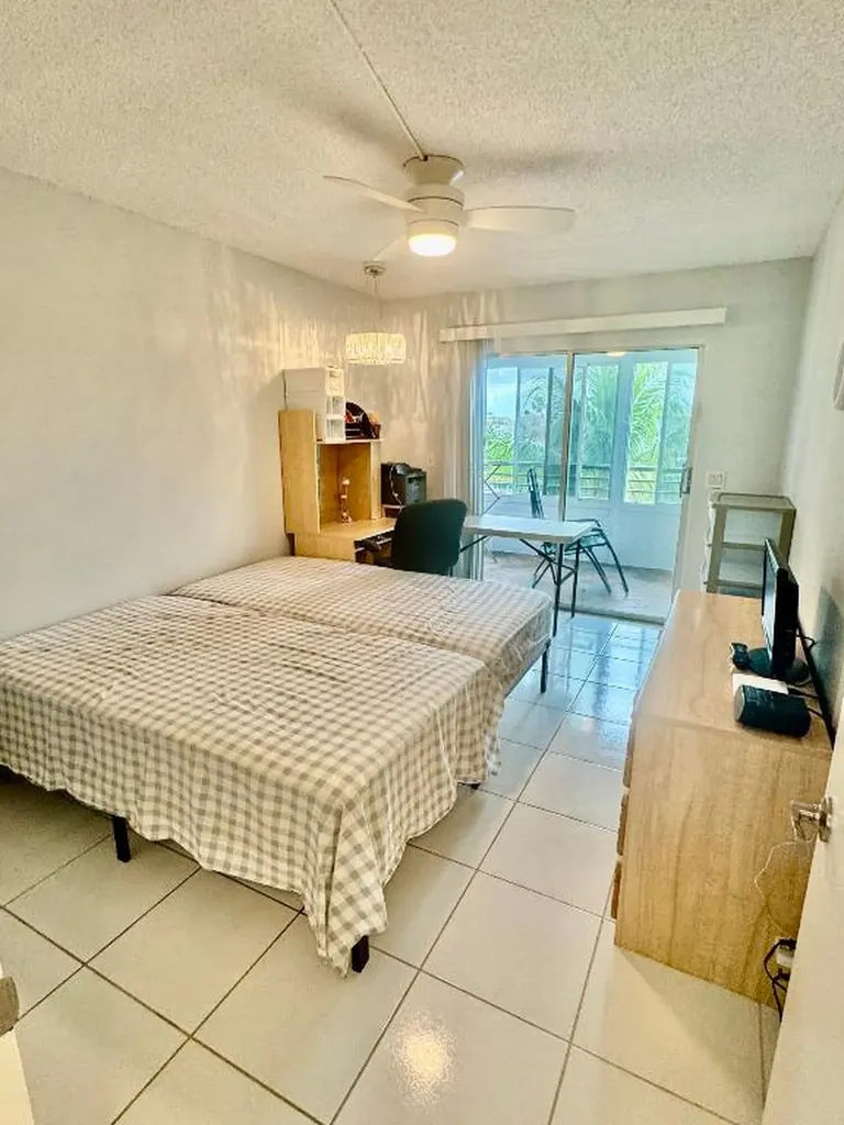 4063 Yarmouth D Boca Raton FL 33434