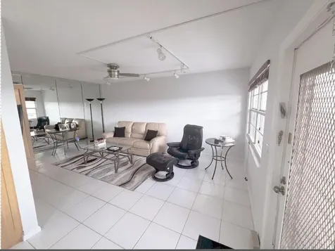 4063 Yarmouth D Boca Raton FL 33434