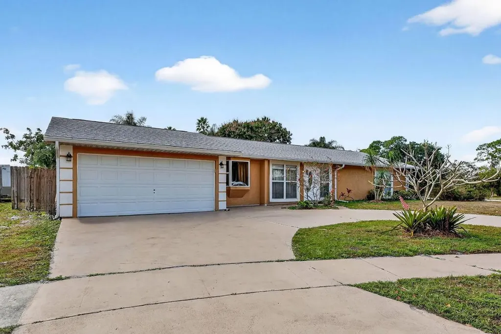 331 NE Camelot Drive Port St Lucie FL 34983