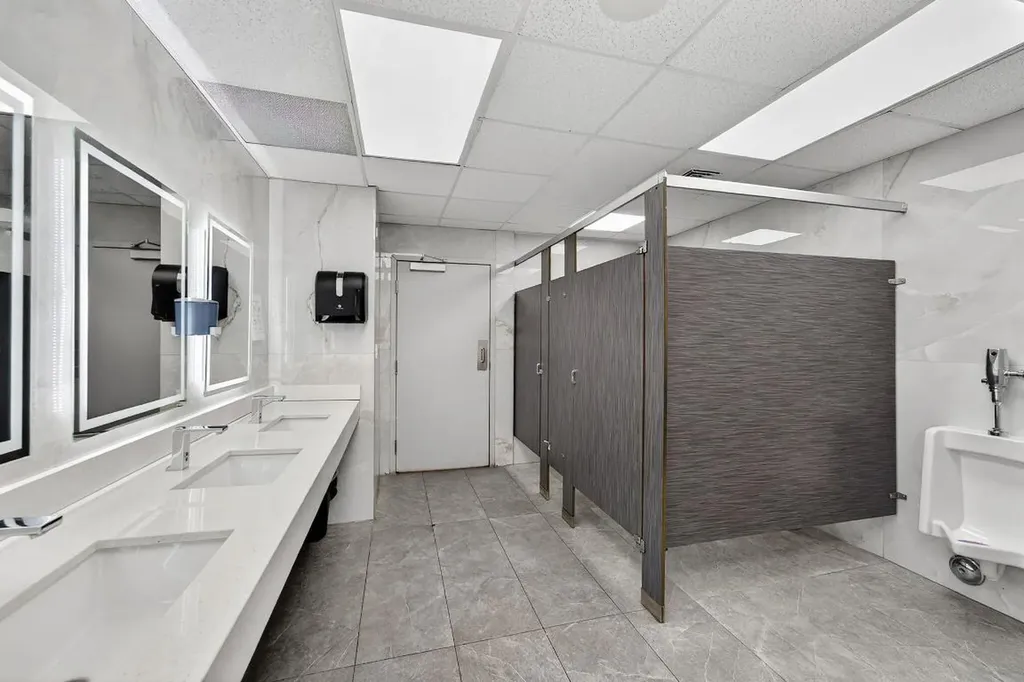 2950 W Cypress Creek Road Fort Lauderdale FL 33309