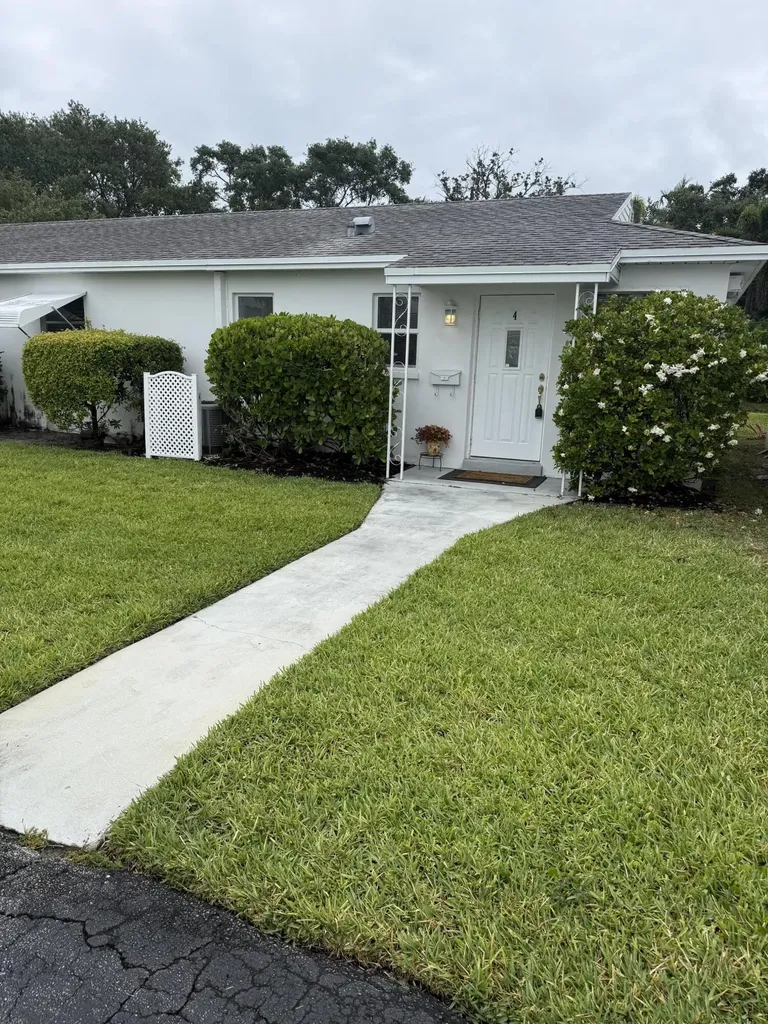 10084 Meridian Way N Palm Beach Gardens FL 33410