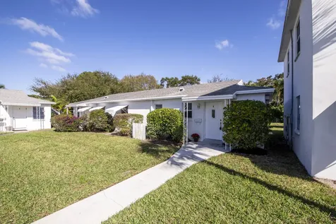 10084 Meridian Way N Palm Beach Gardens FL 33410