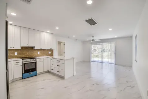 10084 Meridian Way N Palm Beach Gardens FL 33410
