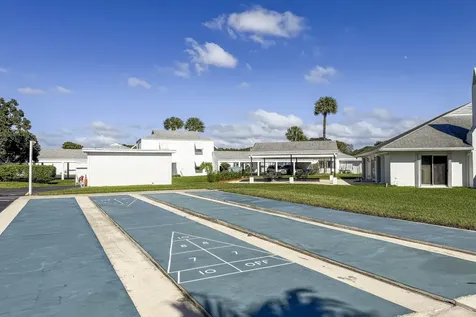 10084 Meridian Way N Palm Beach Gardens FL 33410